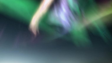 Aurora ve Samanyolu Zaman Hızı Yıldız Şelalesi