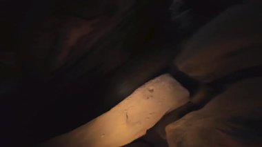 Hummingbird Tünel Mağara Çıkışında Mağara - Aksiyon Kamerası Simi Valley California ABD