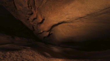 Hummingbird Tünel Mağarası 'nda Mağara Bakınıyor - Kamera Simi Valley California ABD