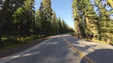 Shasta Sunset Dağı Everitt Anıt Otoyolu Güney 01 Arka Manzara Sürücü Plakası Kaliforniya ABD Ultra Geniş