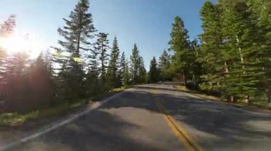 Shasta Sunset Dağı Everitt Anıt Otoyolu Güney 03 Arka Manzara Sürücü Plakası Kaliforniya ABD Ultra Geniş