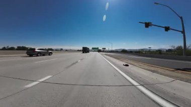 Reno Şehir Merkezi Otoyolu 03 Front View 80 Doğu Sürücü Plakası Nevada ABD Ultra Geniş Geniş