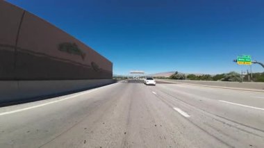 Reno Şehir Merkezi Otoyolu 03 Arka Manzara 80 Doğu Sürücü Plakası Nevada ABD Ultra Geniş Geniş