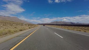 395 Kuzey Yolu 3 Ridgecrest 'e Owens Gölü 12 Ön Manzara Çok Kameralı Araç Plakası Sierra Nevada California Dağı