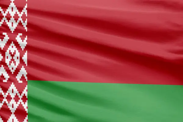 白俄罗斯国旗被描绘在有褶皱的运动针织物上 — 图库照片