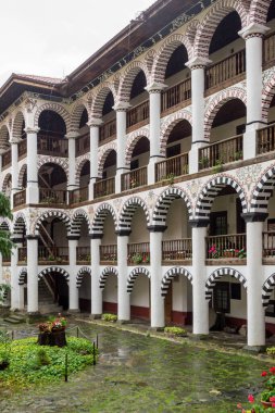 Bulgaristan 'daki Rila Manastırı Kemerleri.