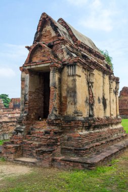Mausoleum at temple complex at Wat Mahathat in Ayutthaya.