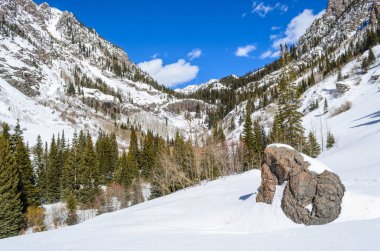 Vail, Colorado, ABD yakınlarındaki Booth Gölü 'ne yürüyüş..