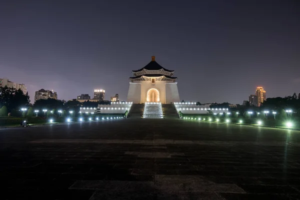 National Chiang Kai Shek Memorial Hall Taipei Taiwan Natten Översättning — Stockfoto