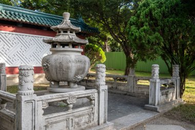 Koxingas Tapınağı, mavi çatılı Çin tapınağı, kırmızı kapılı, ve Tayvan, Tainan 'da geleneksel cephe