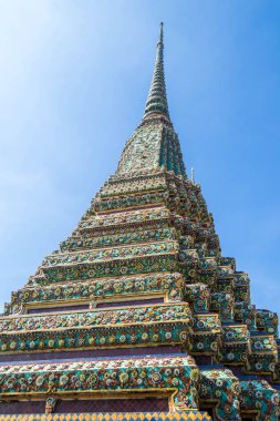 Wat Phra Chetuphon, Bangkok, Tayland Renkli Prang.