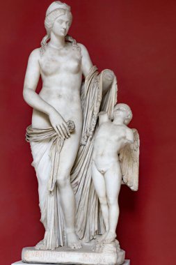 Sallustia ve Helpidus tarafından Venüs Felix 'e ithaf edilmiştir. Kafası Genç Faustina 'ya benziyor. Roma 'daki Vatikan Müzeleri' nin Pius-Clementine Müzesi 'nde sergilenmektedir ve Hermes Salonu' nun Octagon 'unda sergilenmektedir. Venüs Felix heykeli.