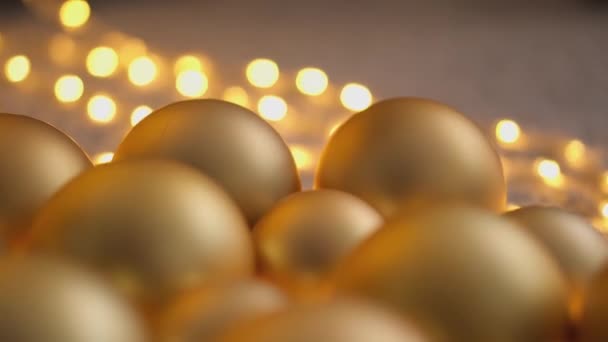 Різдвяні Прикраси Крупним Планом Різдвяні Кульки Фону Червоні Золоті Ялинкові — стокове відео