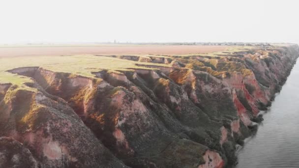 Berglandschaft Meer Gelblich Rote Felsen Einer Schlucht Nahe Dem Schwarzen — Stockvideo