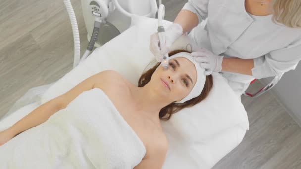 Radiofrequenza Lifting Facciale Della Pelle Cosmetologia Hardware Procedura Sollevamento Massaggio — Video Stock