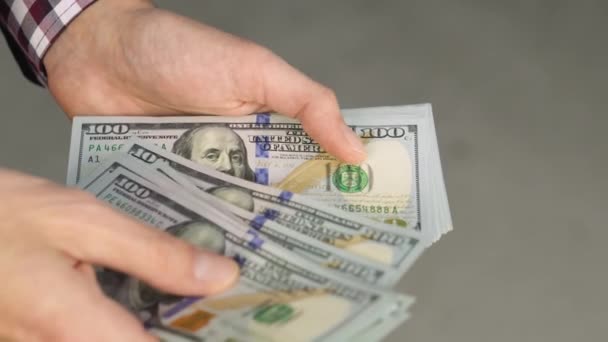 Compte Bancaire Accumulation Liquidités Homme Compte Cent Dollars Gros Plan — Video