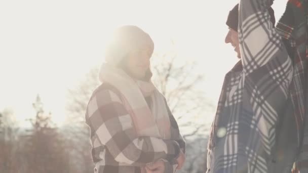 Video Captures Stunning Winter Atmosphere Couple Finds Happiness Simplicity Beautiful — Stock Video