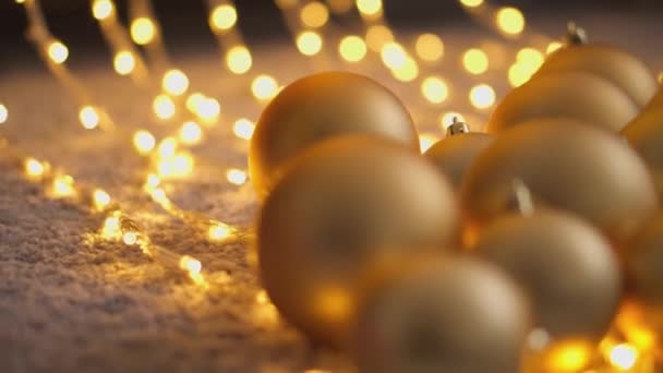 Árbol Navidad Decoraciones Bolas Color Dorado Como Decoración Del Árbol — Vídeos de Stock