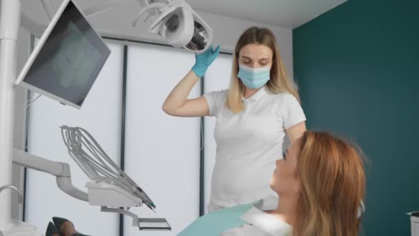 Tandheelkundige Kliniek Biedt Hoogwaardige Medische Zorg Voor Toestand Van Mondholte — Stockvideo
