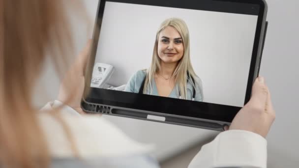 Consulta Con Médico Través Webcam Chat Vídeo Tableta Acceso Línea — Vídeo de stock