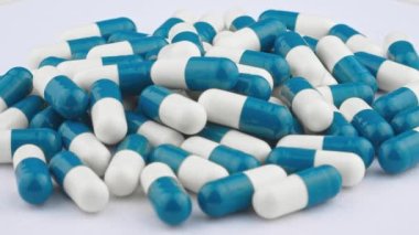 Kapsüllerdeki gıda takviyeleri: ilaç ve farmakoloji tek bir beslenme biçiminde. Kapsüllerde önleme ve tedavi: ilaç endüstrisinin perspektifi. Yüksek kalite 4k görüntü