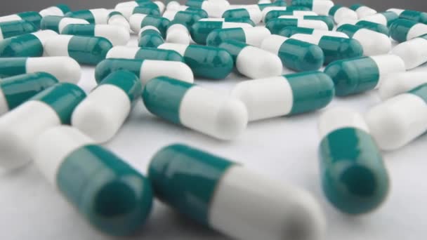 Capsules Vitamins Supplements Move Platform Rotation Mode Process Production Medicines — Stock Video