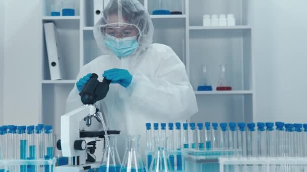 Процес Створення Тестування Вакцини Боротьби Інфекційними Захворюваннями Вчені Працюють Над — стокове відео