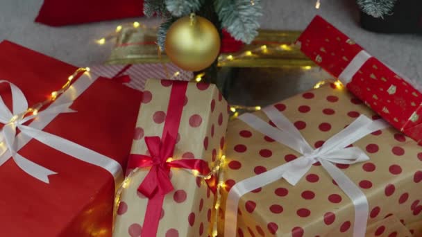 Árvore Natal Brilha Toda Sua Glória Criando Atmosfera Conto Fadas — Vídeo de Stock