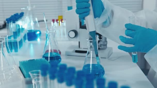 Tudósok Tanulmányozzák Genetikai Mechanizmusokat Kutatásokat Folytatnak Genetikai Betegségek Feltárására Kezelésére — Stock videók