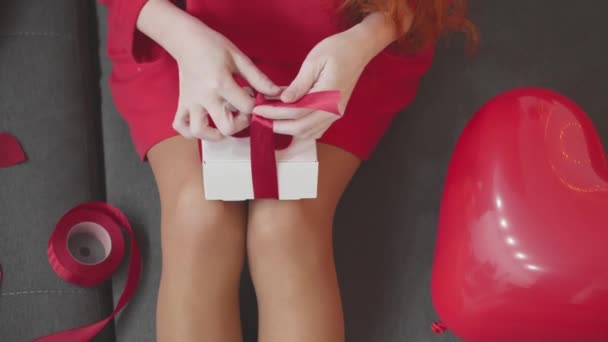 Valentýnské Dárky Odhalují Nejlepší Pocity Oslava Lásky Která Naplňuje Každý — Stock video