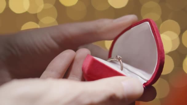 Words Love His Heart Takes Engagement Ring Out Casket Unfolds — Stock Video
