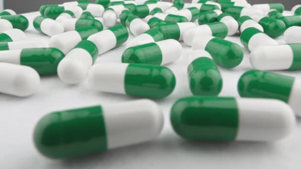 Zielone Białe Tabletki Kapsułki Produktach Farmaceutycznych Środek Rzecz Promocji Zdrowia — Wideo stockowe
