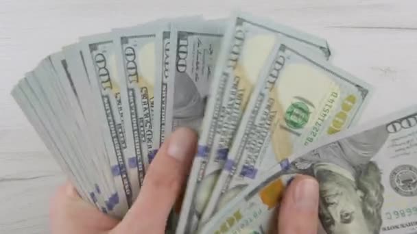 Spektakulärer Blick Auf Banknoten Und Kryptowährungen Vor Dem Hintergrund Eines — Stockvideo