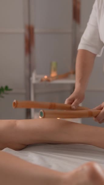 Zanurz Się Głębokim Odpoczynku Relaksie Masażem Stóp Ekskluzywnym Salonie Masażu — Wideo stockowe