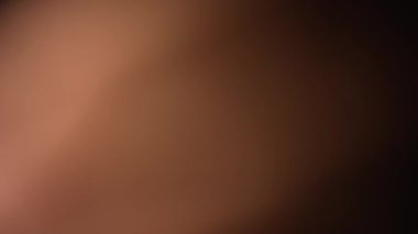 Sakinleştirici, kahverengi, soyut bir arkaplan içeren, sanatsal projeler için mükemmel video çerçevelerinin derlenmesi. Yaratıcı cazibeni arttırır, işin için huzurlu bir görsel atmosfer yaratır.