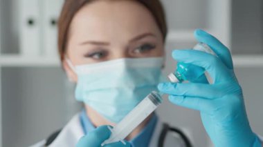 Laboratuvardaki araştırma ekibi yeni ilaç ve tedavileri araştırmaya, koronavirüsü araştırmaya ve salgınla mücadele için tanı ve tedavi stratejileri geliştirmeye odaklanmış durumda. Yüksek