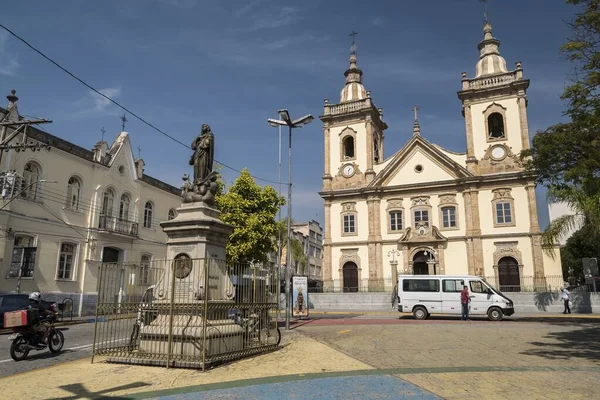 巴西阿帕雷西达 Nosa Senhora Aparecida广场 神圣的概念纪念碑和我们的Aparecida夫人的旧教堂 2021年8月26日 — 图库照片#