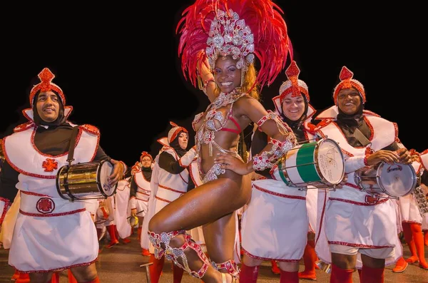 巴西桑托斯市的狂欢节 保罗神父桑巴学校鼓手皇后的画像 February 2013 — 图库照片