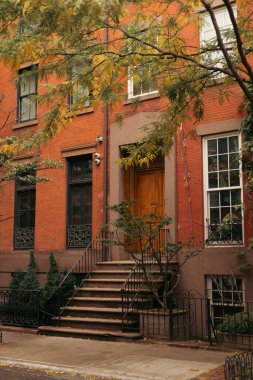New York 'ta evin girişine yakın adımlar.
