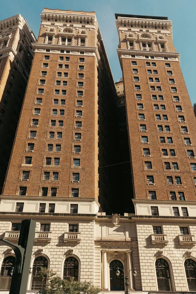 Многоэтажный жилой комплекс Тюдор Сити в Манхэттене, Нью-Йорк — стоковое фото