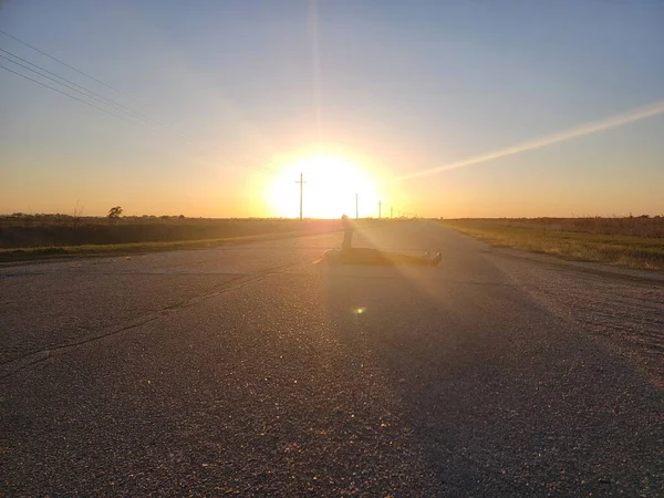 Country Road Při Západu Slunce — Stock fotografie