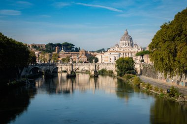 Tiber Nehri 'nden İtalya' nın Roma kentindeki Vatikan şehrine doğru