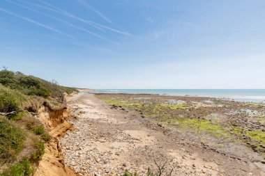 Fransa 'nın Jard sur Mer kentindeki La Mine plajının bir yaz günü Vendee, Fransa