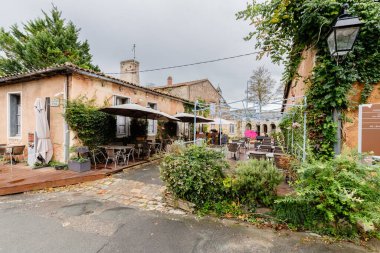 Blaye, Nouvelle-Aquitaine, Fransa - 31 Ekim 2022: Blaye Kalesi 'nin mimari detayları, kötü bir sonbahar gününde kasabaya yakın.