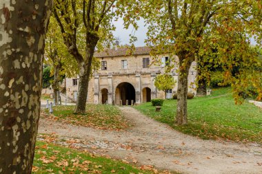 Blaye, Nouvelle-Aquitaine, Fransa - 31 Ekim 2022: Blaye Kalesi 'nin mimari detayları, kötü bir sonbahar gününde kasabaya yakın.