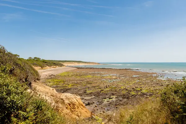 Fransa 'nın Jard sur Mer kentindeki La Mine plajının bir yaz günü Vendee, Fransa