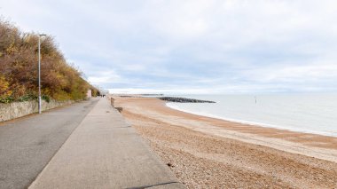 Folkestone plajı, İngiltere 'de bir kış günü