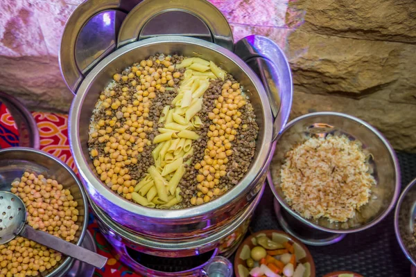 Ramadán Keleti Egyiptomi Élelmiszer Fotózás Koshary Enni Reggeli Vagy Ebéd Stock Kép