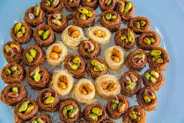 Восточный Десерт Рамадан Фотография Пищи Фото Избирательный Фокус Неглубокой Глубиной — стоковое фото