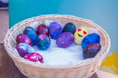 Mısır Otellerinde Paskalya Festivali Kutlaması, yumurta ve tavşan boyama. Fotoğraf, yüzeysel alan derinliğiyle seçici bir odak noktasıdır. 9 Nisan 2018 'de Kahire Mısır' da çekildi.